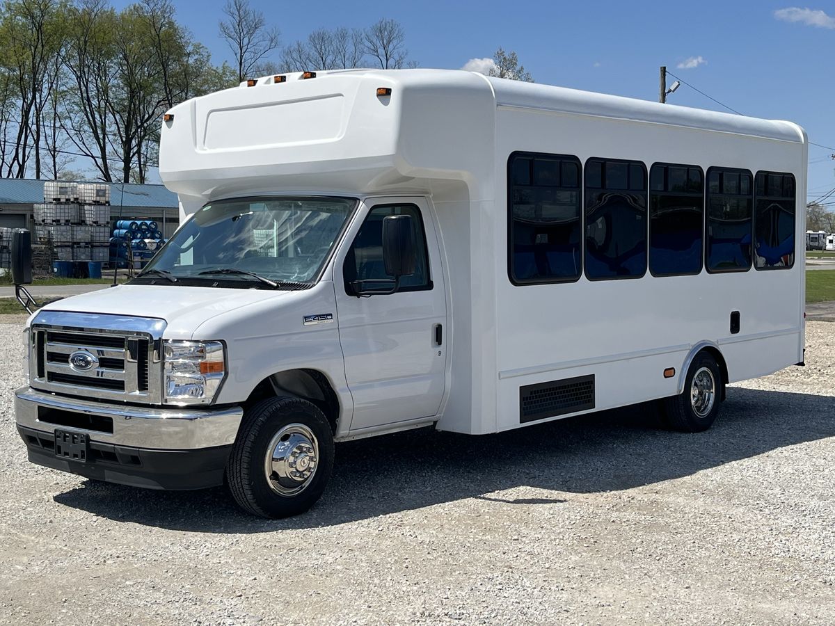 HLE Mavryk shuttle bus, exterior front three-quarter view